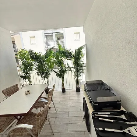 Terrace, Aircon Garage, Elevator, Near Downtown * سُت