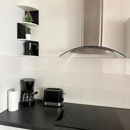Terrace, Aircon Garage, Elevator, Near Downtown * سُت