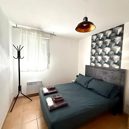 Terrace, Aircon Garage, Elevator, Near Downtown *